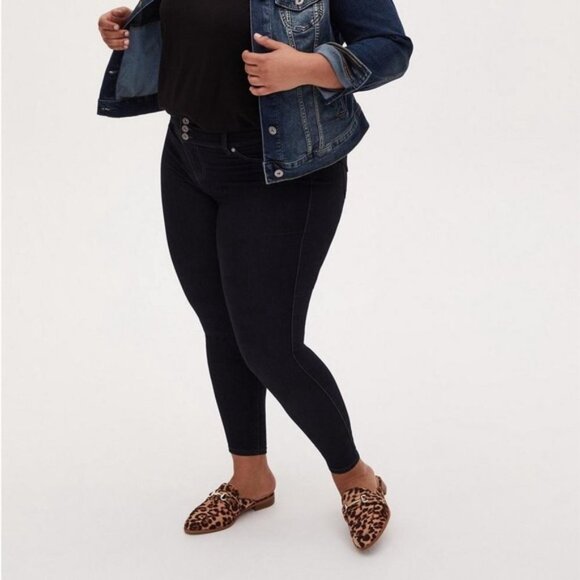 Women’s torrid 24 S Short Skinny Super Stretch High Rise Jegging Darkest Wash - Picture 12 of 12